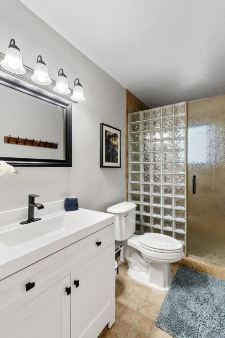 Luxury Cabin Oasis Getaway Heart Of Munds Park Eksteriør bilde